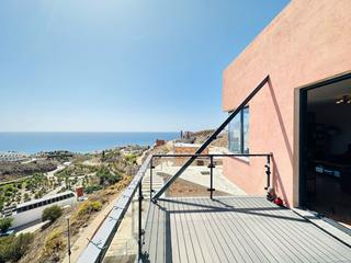 Casa en El Peñoncillo. Chalet de estilo moderno en una planta en torrox costa.