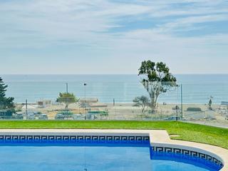 Chalet à El Peñoncillo. Villa de lujo  en primera línea de playa en torrox costa.