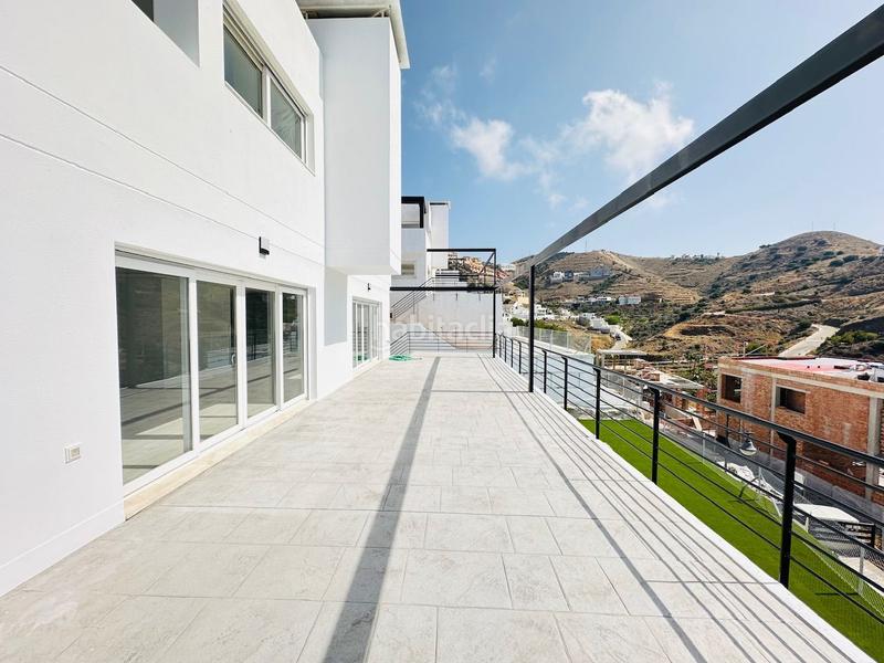 Foto a5411146-d6d9-4e84-8b85-3d07f61dc6a4. Chalet villas de lujo de estilos modernos en la urbanización balcones dEl Peñoncillo costa. en Torrox
