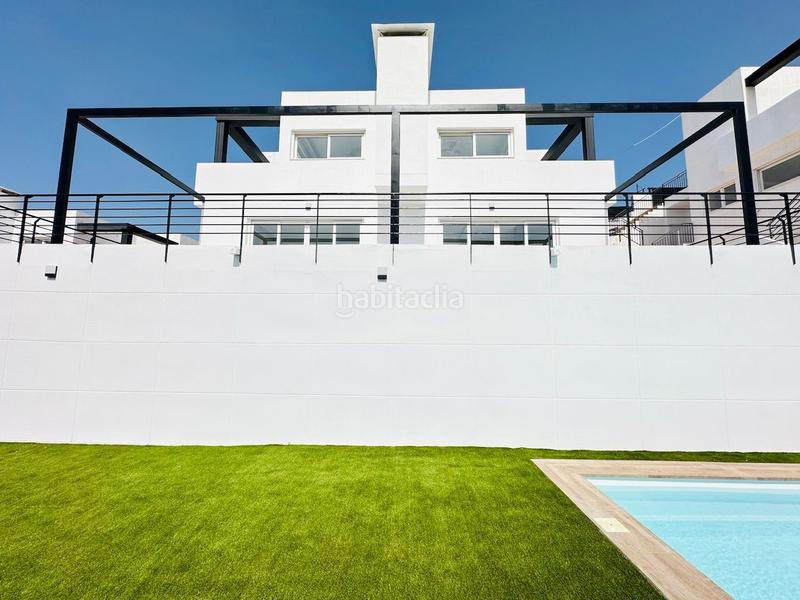 Foto 0682b265-4f02-484f-95e2-c1ec2d048725. Chalet villas de lujo de estilos modernos en la urbanización balcones dEl Peñoncillo costa. en Torrox