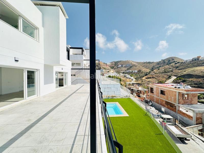 Foto 0d2be7f9-314e-4078-b303-600bbeb0c9b7. Chalet villas de lujo de estilos modernos en la urbanización balcones dEl Peñoncillo costa. en Torrox