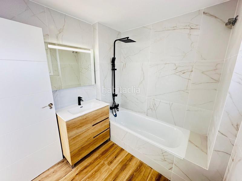 Foto 4fc2fa64-dea6-4a30-9d89-c38d972a61cd. Chalet villas de lujo de estilos modernos en la urbanización balcones dEl Peñoncillo costa. en Torrox
