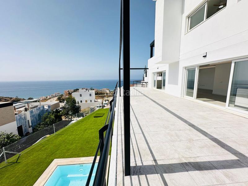 Foto 6d63f03b-40c7-4085-b675-57837e3f7025. Chalet villas de lujo de estilos modernos en la urbanización balcones dEl Peñoncillo costa. en Torrox
