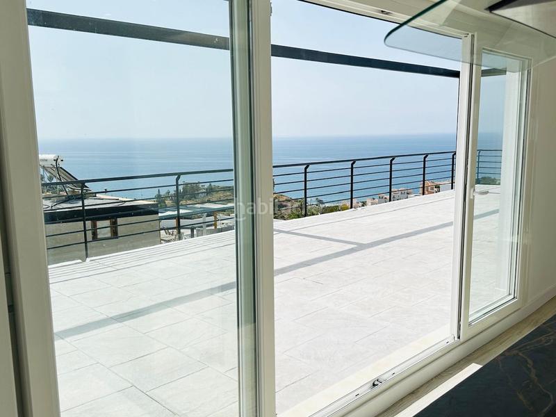 Foto a0d7ade8-ce74-402e-9803-21598263f33e. Chalet villas de lujo de estilos modernos en la urbanización balcones dEl Peñoncillo costa. en Torrox