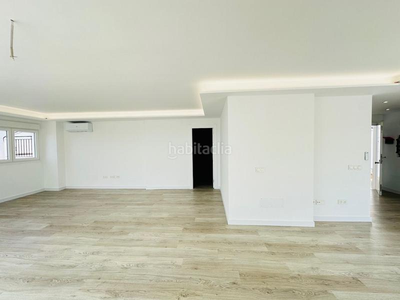 Foto f33a8e83-7993-4544-b65c-2c7f3329f7af. Chalet villas de lujo de estilos modernos en la urbanización balcones dEl Peñoncillo costa. en Torrox