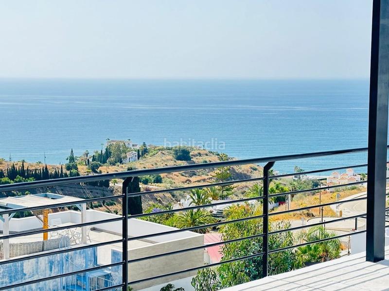 Foto f70bf690-27e3-4b12-b5e6-2778ea115842. Chalet villas de lujo de estilos modernos en la urbanización balcones dEl Peñoncillo costa. en Torrox