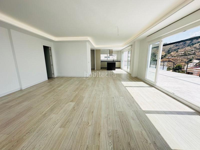 Foto 4dfce6f9-8c6f-4a29-b548-3dbfdd0f35de. Chalet villas de lujo de estilos modernos en la urbanización balcones dEl Peñoncillo costa. en Torrox