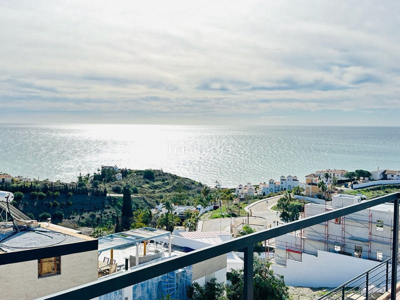 Foto efc57f38-271d-4ad5-928e-1598f9ef0664. Chalet villas de lujo de estilos modernos en la urbanización balcones dEl Peñoncillo costa. en Torrox