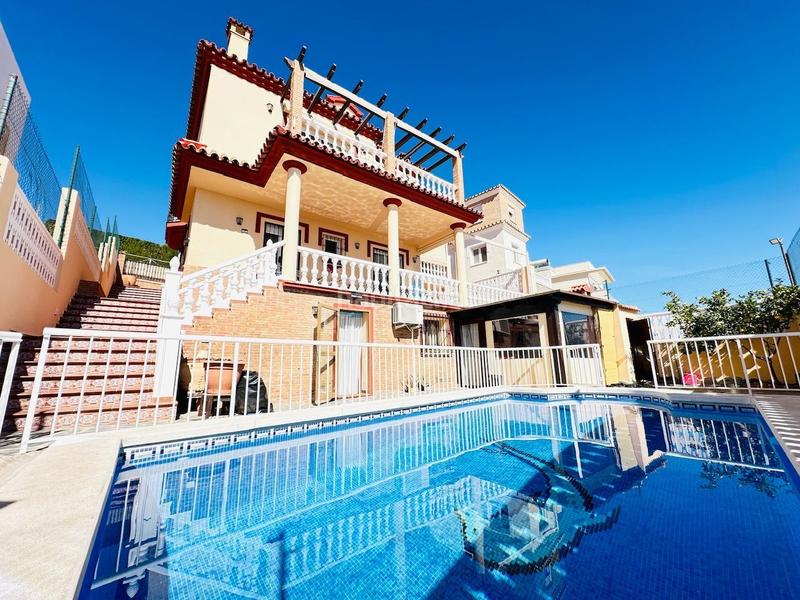 Foto 3d1b4404-85a6-4449-a989-6c404619896e. Chalet villa de lujo ubicada en la urbanización Viña Málaga . en Torre del Mar