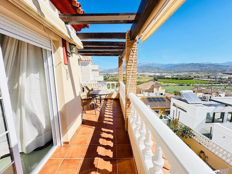 Foto 732c6702-8576-4a6d-a481-79222662c45e. Chalet villa de lujo ubicada en la urbanización Viña Málaga . en Torre del Mar