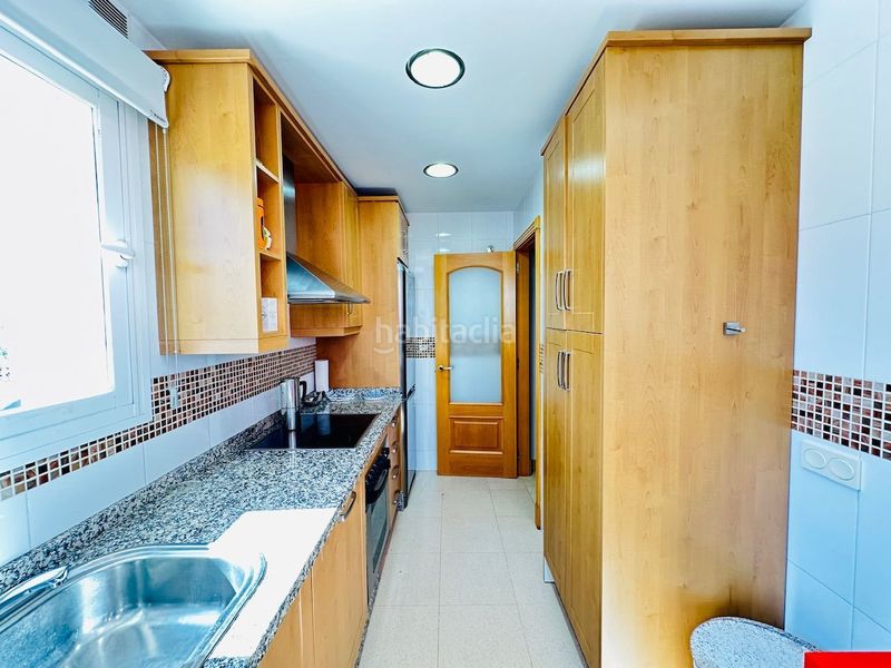 Foto 21c6b130-4b15-4bed-bd80-ba227f86e292. Àtic amb piscina a Caleta de Velez