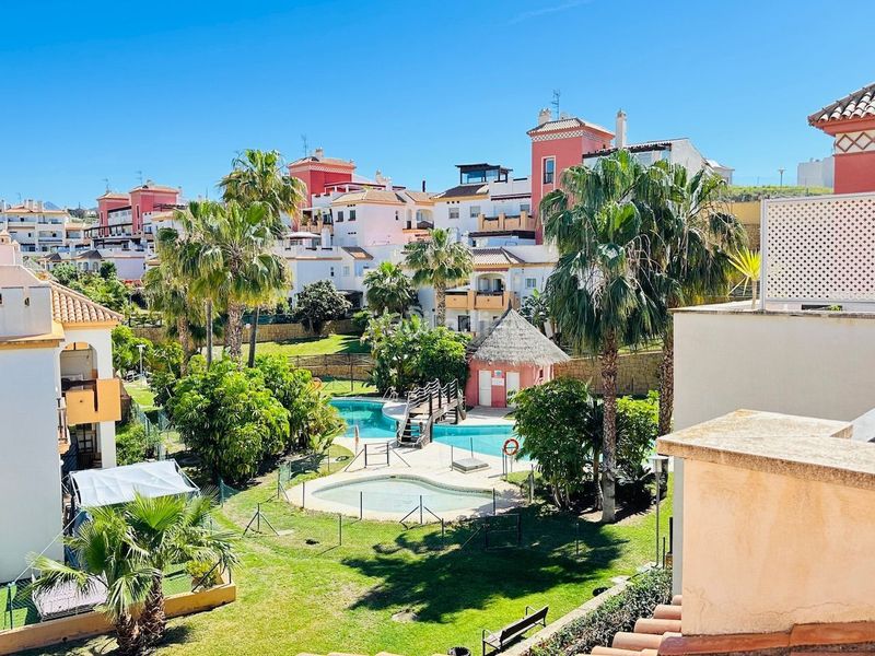 Foto 4a4d451e-a884-45c5-b3bc-4116f34df186. Àtic amb piscina a Caleta de Velez