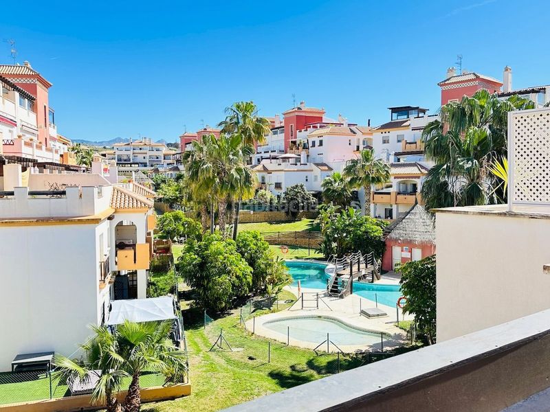 Foto f31c2fd1-acaa-43e6-8cdd-abceb481472f. Àtic amb piscina a Caleta de Velez