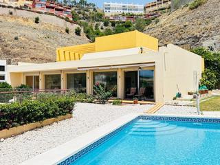 Chalet in El Peñoncillo. Villa de lujo con diseño de estilo moderno a 6 kilómetros de ner