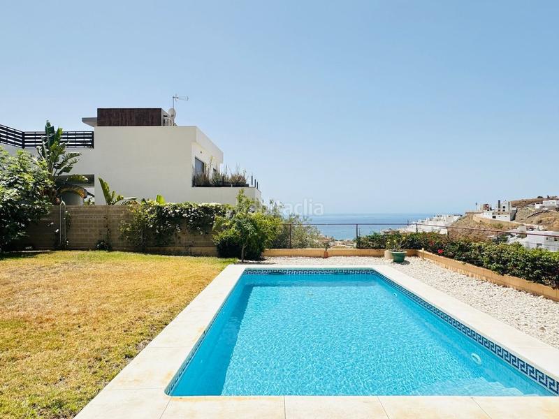 Foto 16f93b6b-c61a-47c2-aaf1-3795df398c54. Chalet villa de lujo con diseño de estilo moderno a 6 kilómetros de nerja costa. en Torrox
