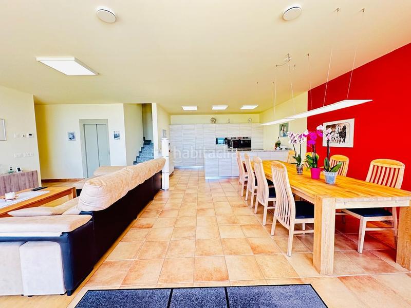 Foto 485aed95-9d2b-44c4-a40d-8999e0aea793. Chalet villa de lujo con diseño de estilo moderno a 6 kilómetros de nerja costa. en Torrox