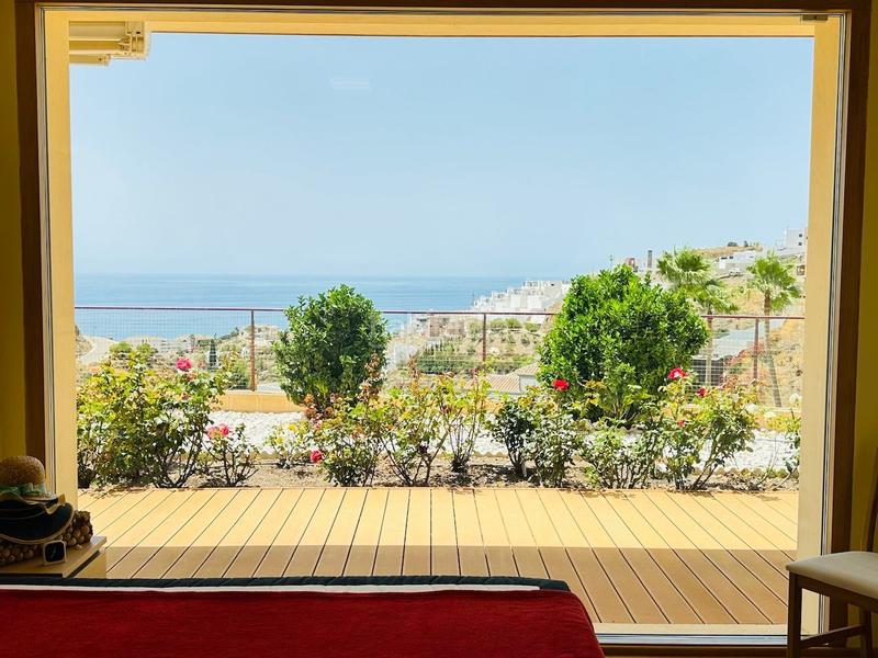 Foto 4ba6f868-148b-4e17-afd7-9d46a9cf220f. Chalet villa de lujo con diseño de estilo moderno a 6 kilómetros de nerja costa. en Torrox