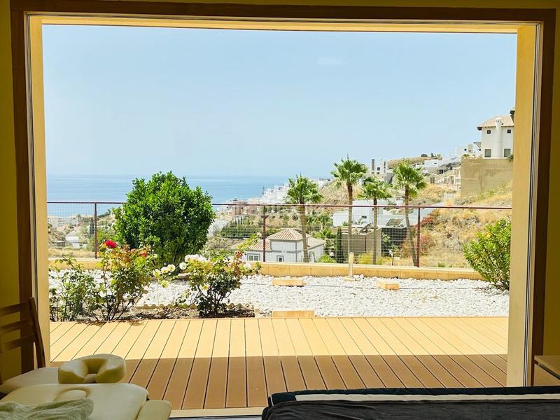 Foto 606de848-44ef-46ec-8ac2-482237f6033a. Chalet villa de lujo con diseño de estilo moderno a 6 kilómetros de nerja costa. en Torrox