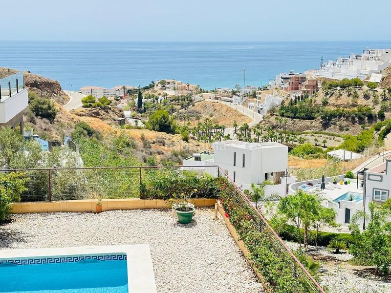 Foto 806f157e-0b20-4caa-a09b-6397d51e653c. Chalet villa de lujo con diseño de estilo moderno a 6 kilómetros de nerja costa. en Torrox