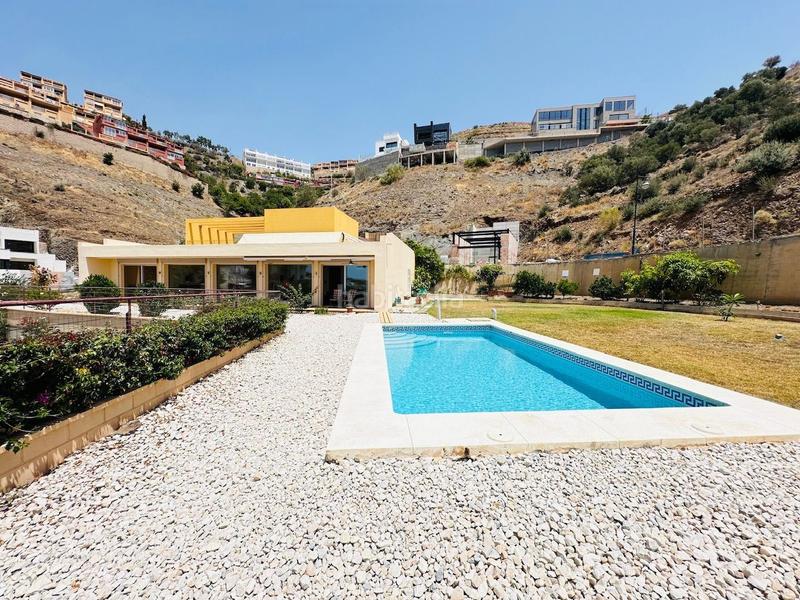 Foto a9feef78-889e-4ff7-8984-d589103bc69a. Chalet villa de lujo con diseño de estilo moderno a 6 kilómetros de nerja costa. en Torrox