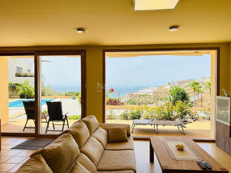 Foto f48c2276-7f91-4a57-b0dd-f54e98fc4fde. Chalet villa de lujo con diseño de estilo moderno a 6 kilómetros de nerja costa. en Torrox