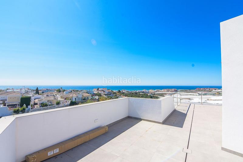 Foto 0869ef6f-ec15-4a06-8aab-5820c34c13d9. Chalet villa de lujo de estilo moderno costa. en Torrox