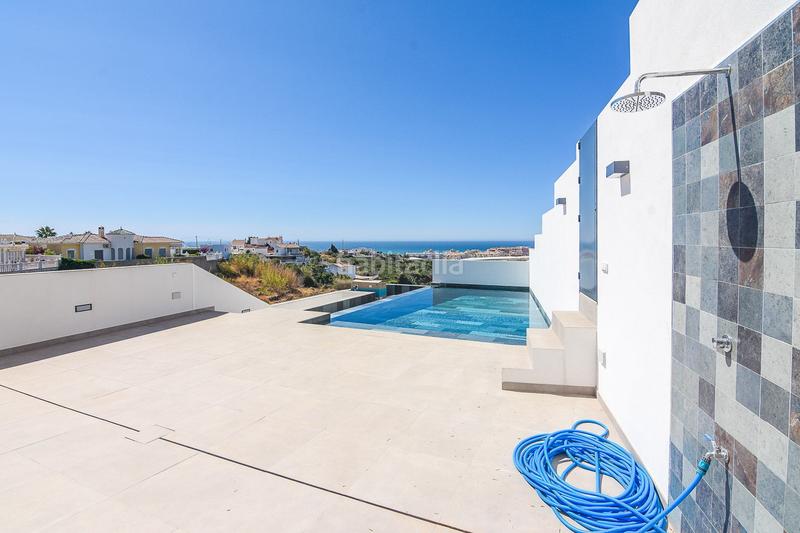 Foto 2995b334-675a-4b98-a8c1-5f06c3973101. Chalet villa de lujo de estilo moderno costa. en Torrox