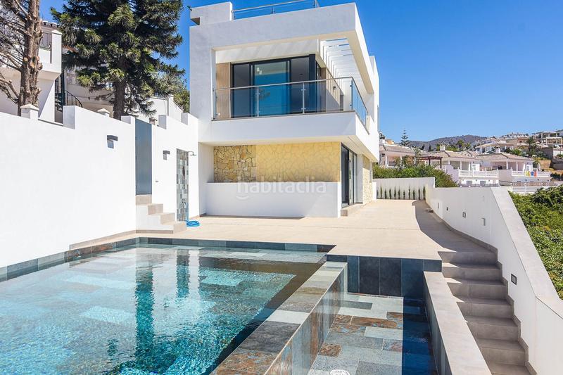 Foto 5998c6ec-215c-414b-b796-0e8dafdec8d1. Chalet villa de lujo de estilo moderno costa. en Torrox