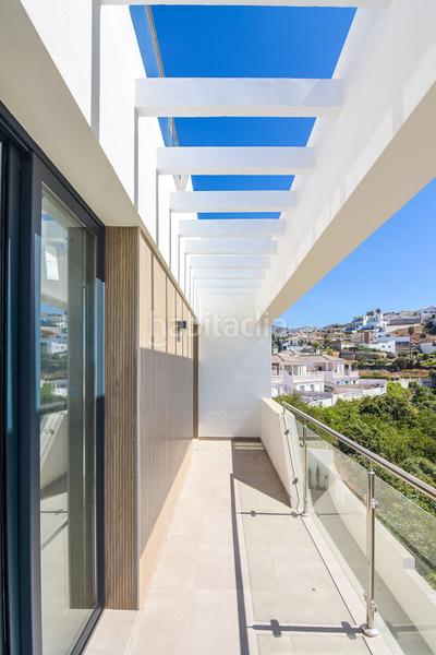 Foto 957d2dd8-a1c9-4be4-8e32-7620226f0eb3. Chalet villa de lujo de estilo moderno costa. en Torrox