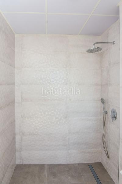 Foto c27f113b-e9ef-40a8-bdd0-8e0b269ace6e. Chalet villa de lujo de estilo moderno costa. en Torrox