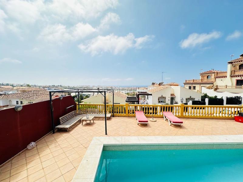 Foto 29095bed-74f1-4eb5-b5b2-7872b83be917. Chalet villa de lujo en una urbanización exclusiva costa málaga y a 5 minutos de nerja. en Torrox