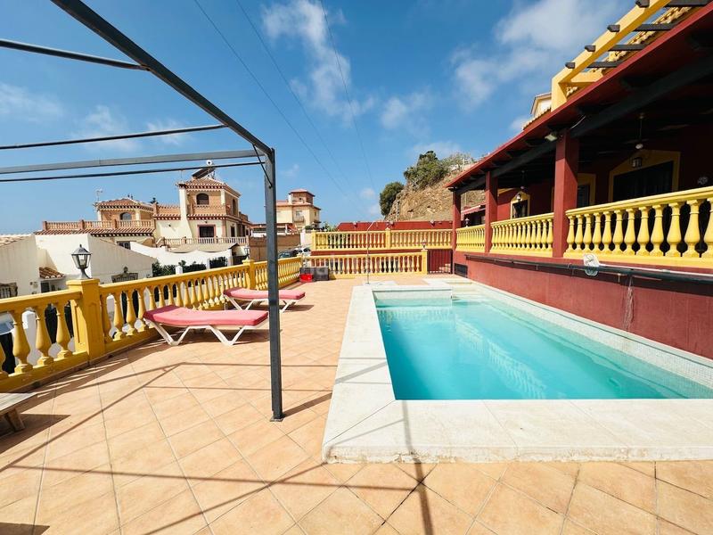 Foto b6f71ed9-17ff-4d65-a25b-77b20dddc453. Chalet villa de lujo en una urbanización exclusiva costa málaga y a 5 minutos de nerja. en Torrox