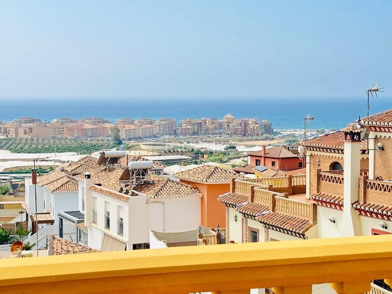 Foto c8b1bb80-3fe7-4782-abbf-5e1d9b43e08d. Chalet villa de lujo en una urbanización exclusiva costa málaga y a 5 minutos de nerja. en Torrox
