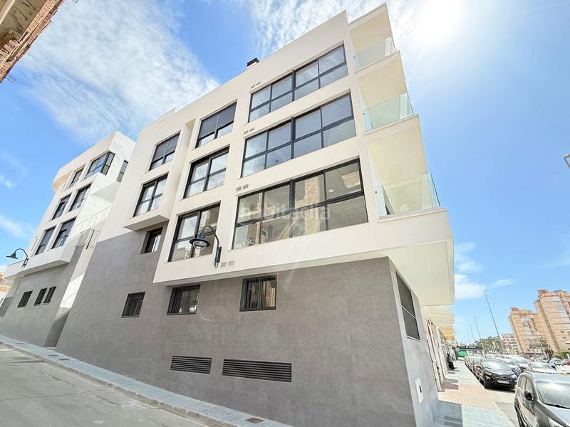 Foto f722a5b6-c2f8-402e-95ae-e7c2ec85a004. Piso  costa junto al mar. en Laguna Beach Torrox