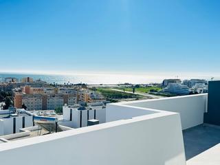 Casa a Viña Málaga. Chalet pareado  de lujo con diseño de estilo moderno en torre de