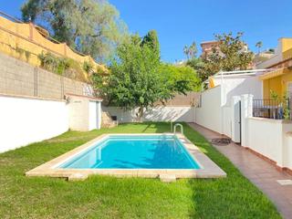 Maison à Urbanización Santa Rosa. Chalet pareado con 180 m2 construidos sobre una parcela de 200 m