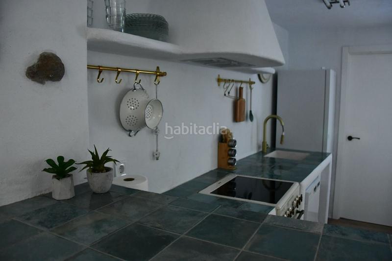 Foto 4b08e341-abe6-4c6c-8609-f3217001ded4. Casa adosada casa de pueblo adosada totalmente reformada . en Salares