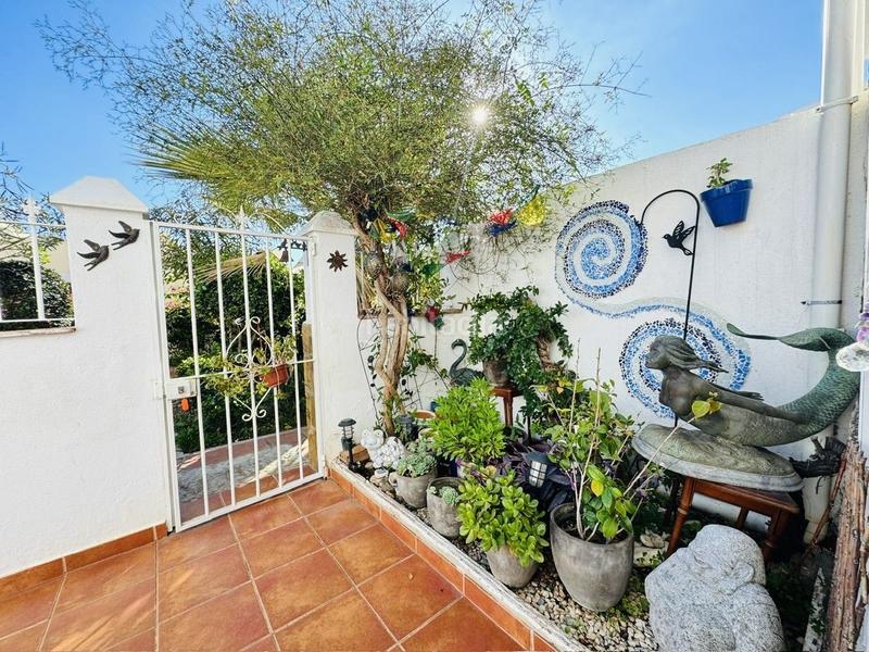 Foto 021866fb-0f12-4940-8204-75715e759439. Casa adossada a El Peñoncillo Torrox