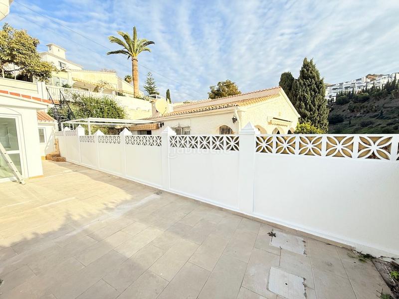 Foto c2833497-72da-4479-b538-9d8804a02172. Casa chalet con piscina privada costa El Peñoncillo con vistas al mar. en Torrox