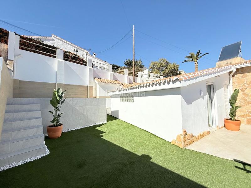 Foto c5a85e94-001a-4302-8296-f2afa76bca34. Casa chalet con piscina privada costa El Peñoncillo con vistas al mar. en Torrox