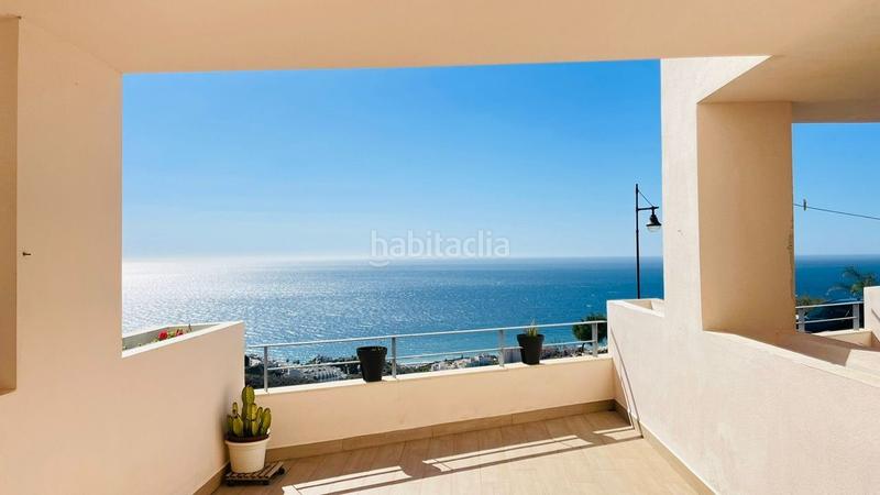 Foto 15ce8e89-2b62-4b0a-8b49-7408b654893a. Casa adosada chalet adosado costa con vistas panorámicas al mar en la urbanización balcones dEl Peñoncillo. en Torrox