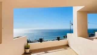 Casa adossada a El Peñoncillo. Chalet adosado en torrox costa con vistas panorámicas al mar en