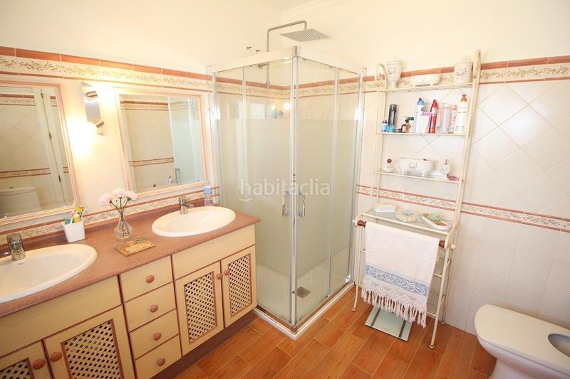 Foto 1099a04d-077b-45a3-80ae-10697dfb2bf6. Casa adosada espectacular chalet de lujo situado en primera línea de playa málaga con salida directa al paseo marítimo. en Torre del Mar