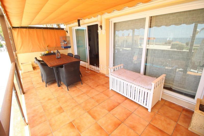 Foto 160ac0fb-c10b-4c5e-8ea0-c97481a46e9f. Casa adosada espectacular chalet de lujo situado en primera línea de playa málaga con salida directa al paseo marítimo. en Torre del Mar