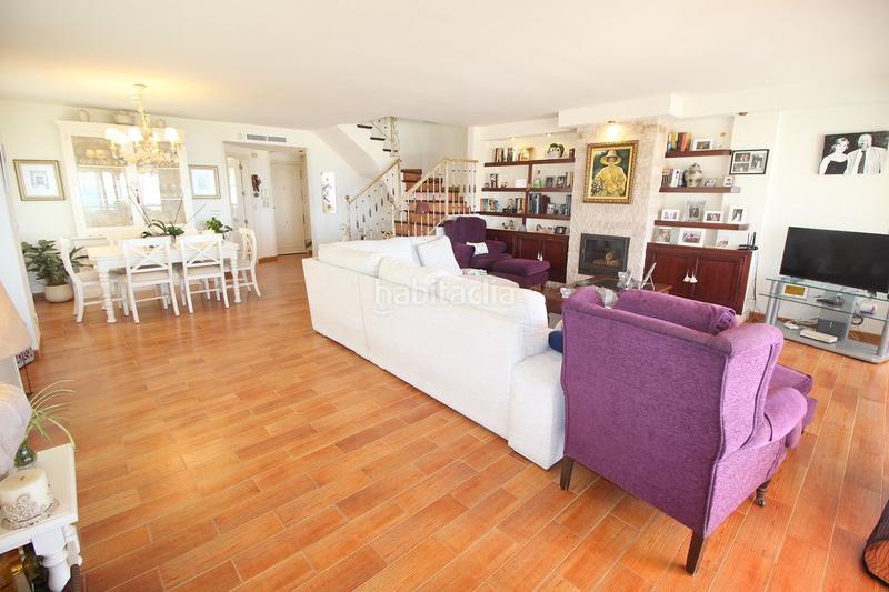 Foto 16f3686e-8448-4de6-bf56-20ec2bb96783. Casa adosada espectacular chalet de lujo situado en primera línea de playa málaga con salida directa al paseo marítimo. en Torre del Mar