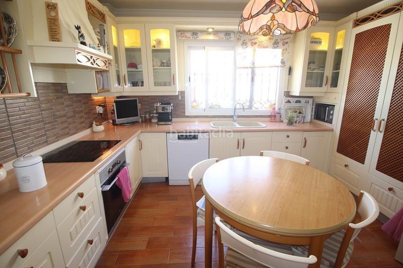 Foto 19e28f85-0174-4c2c-b051-fc0ed45192c5. Casa adosada espectacular chalet de lujo situado en primera línea de playa málaga con salida directa al paseo marítimo. en Torre del Mar