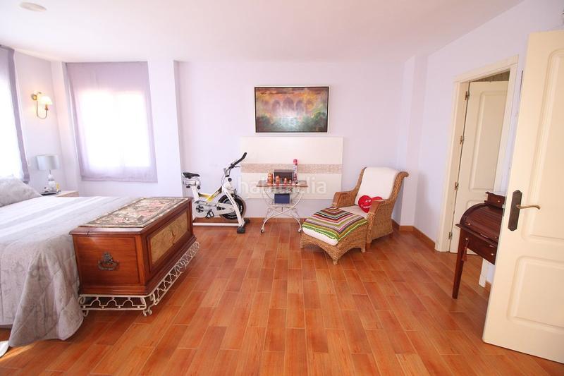 Foto 30e23211-c391-4f3f-b90e-dc092dfb67a2. Casa adosada espectacular chalet de lujo situado en primera línea de playa málaga con salida directa al paseo marítimo. en Torre del Mar