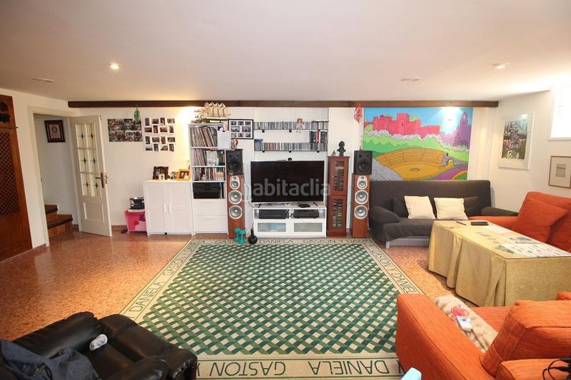 Foto 3669d21c-4358-493c-ab9b-e26bad0f8660. Casa adosada espectacular chalet de lujo situado en primera línea de playa málaga con salida directa al paseo marítimo. en Torre del Mar