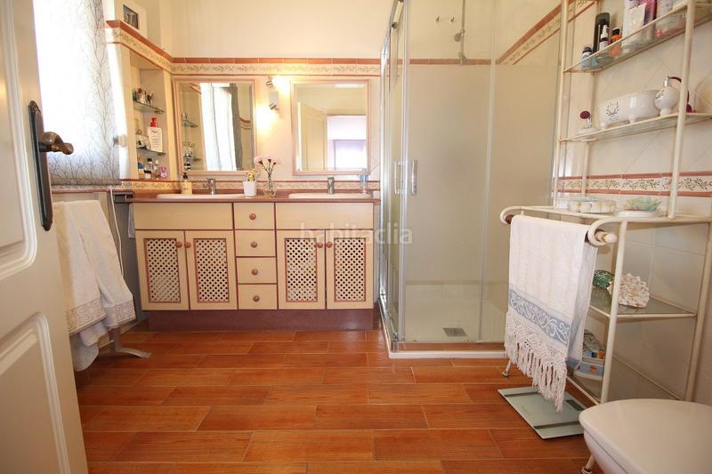 Foto 50f1122b-7c5d-4e16-83eb-ec4224001bb3. Casa adosada espectacular chalet de lujo situado en primera línea de playa málaga con salida directa al paseo marítimo. en Torre del Mar