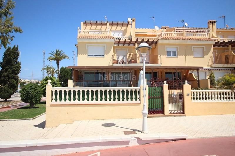 Foto 56bf8470-39de-4fb7-91cf-29ba161aed65. Casa adosada espectacular chalet de lujo situado en primera línea de playa málaga con salida directa al paseo marítimo. en Torre del Mar